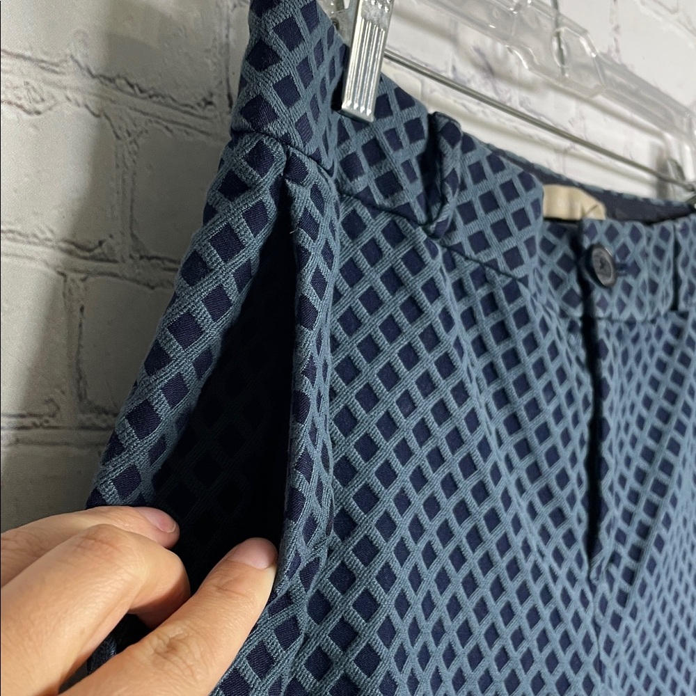Banana Republic Navy Camden-Fit Diamond Jacquard Textured Ankle Cropped Pants - Picture 5 of 10